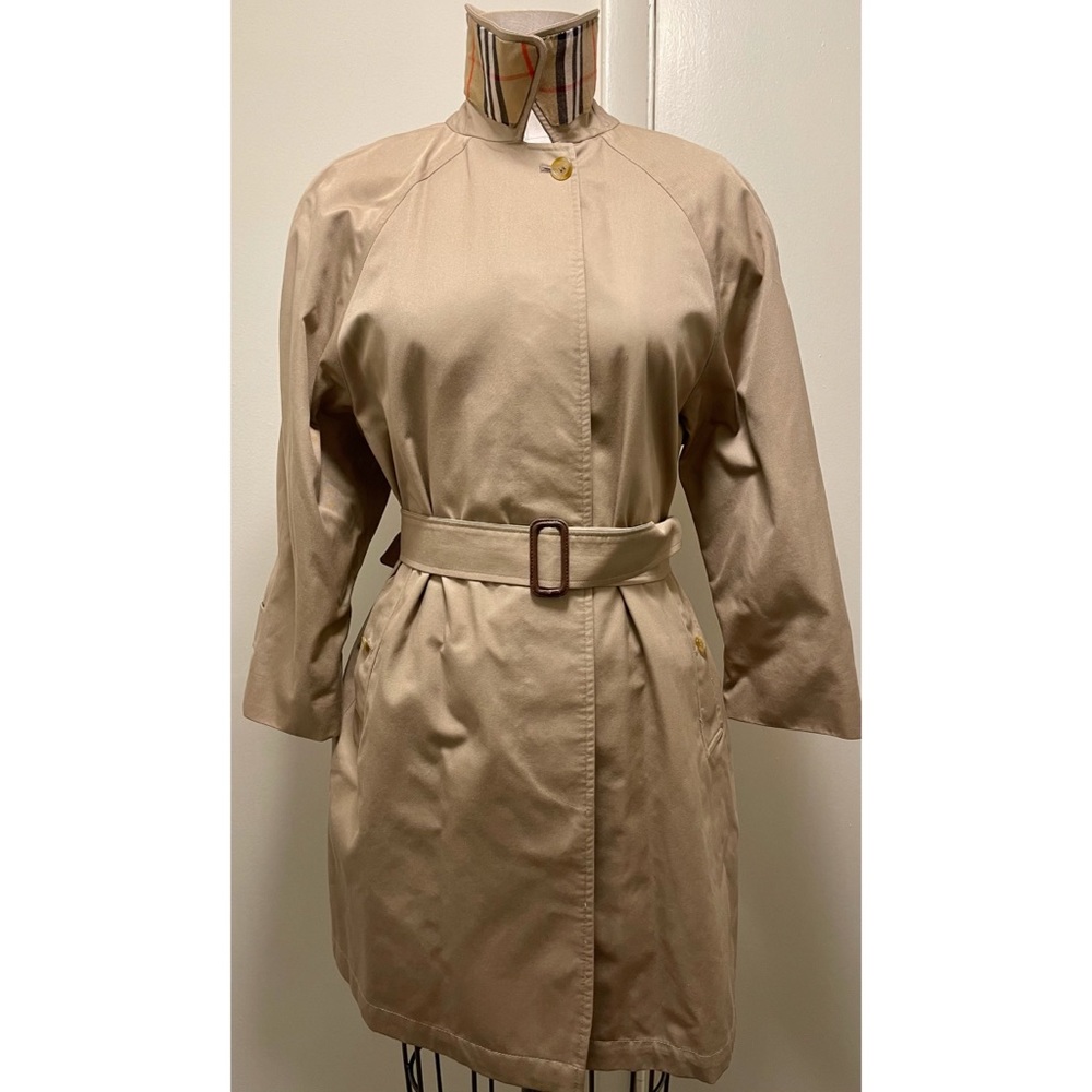 ❤️ 🎉 HP! Vintage Burberry Single Breasted Short Trench Coat with Sash - Picture 2 of 15